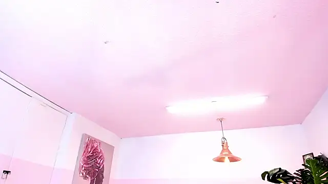 Red lady online show from 21, 1, 2025