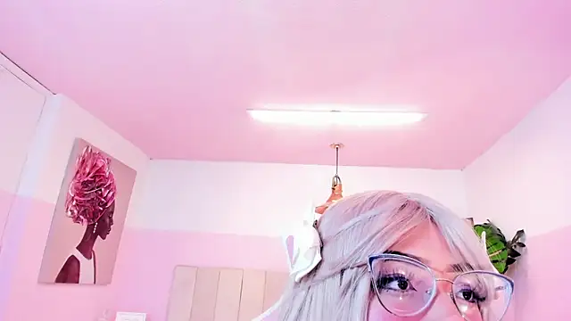 Red lady online show from 11, 2, 2025