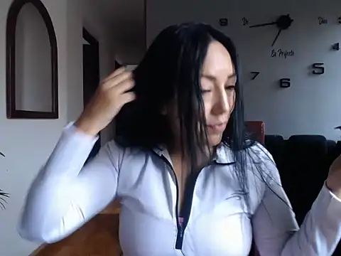 Laura martin  online show from 4, 5, 2026