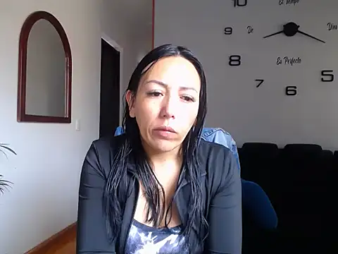 Laura martin  online show from 25, 2, 2026