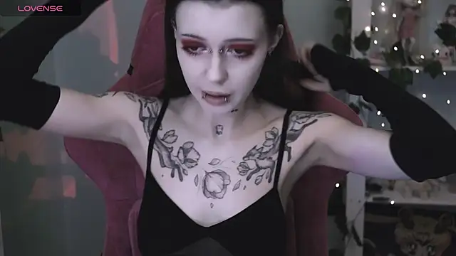 prettybones online show from 8, 4, 2026