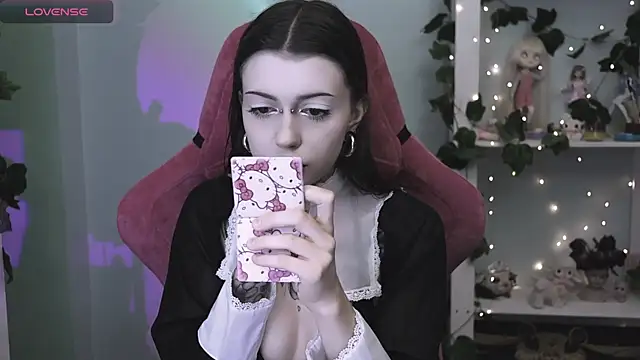 prettybones online show from 15, 6, 2026