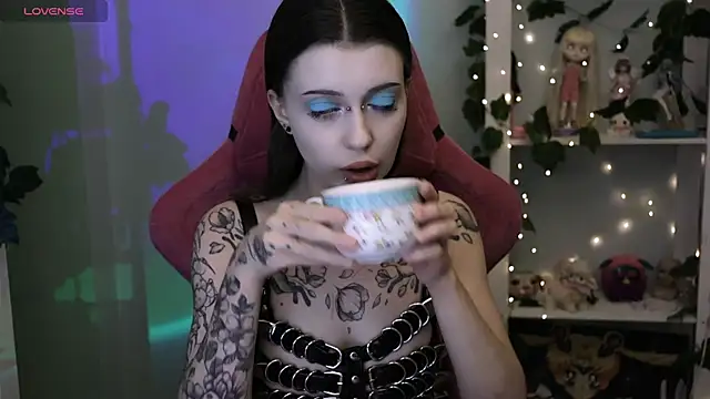 prettybones online show from 12, 1, 2026