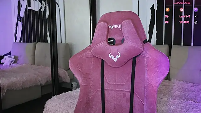 prettybones online show from 30, 1, 2025