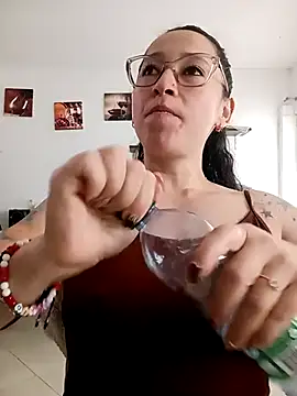 emilypoppy3 online show from 10, 4, 2026