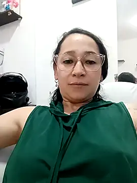 emilypoppy3 online show from 16, 4, 2026