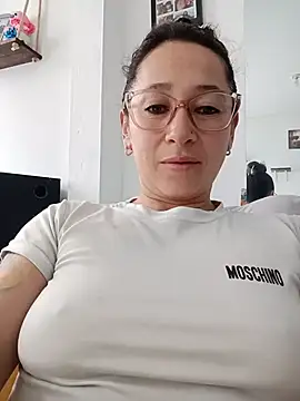 emilypoppy3 online show from 13, 5, 2026