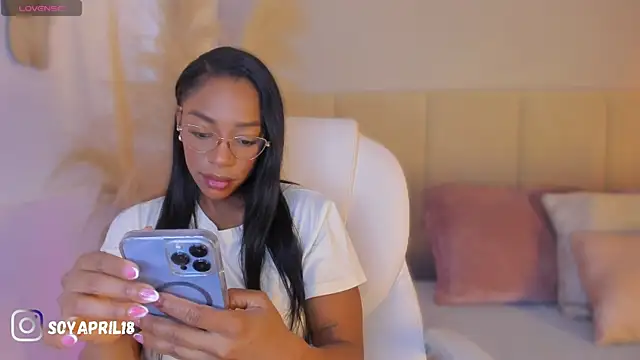 aprilebony  online show from 4, 4, 2026