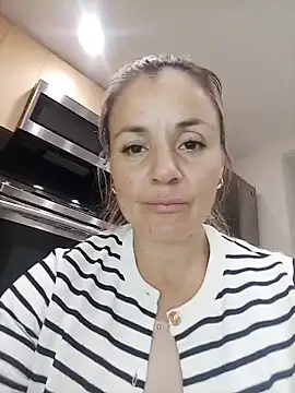 Snapshot of sweetfantasyy69 chatting on 30, 11, 2025 sweetfantasyy69 online show from 30, 11, 2025