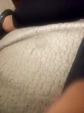 Snapshot of Guitccch chatting on 9, 11, 2025 Guitccch online show from 9, 11, 2025