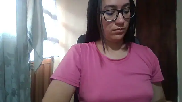brittanycheeks online show from 23, 4, 2026