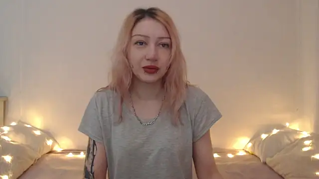 Snapshot of Emily_hardcore chatting on 18, 6, 2026 Emily hardcore online show from 18, 6, 2026