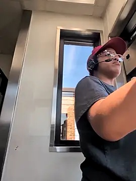 samone9 online show from 12, 4, 2026