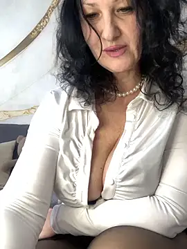 Snapshot of Katie-n chatting on 5, 2, 2026 Katie-n online show from 5, 2, 2026