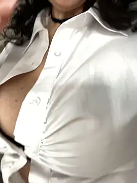 Snapshot of Katie-n chatting on 11, 2, 2026 Katie-n online show from 11, 2, 2026