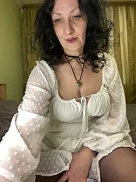 Snapshot of Katie-n chatting on 3, 3, 2025 Katie-n online show from 3, 3, 2025