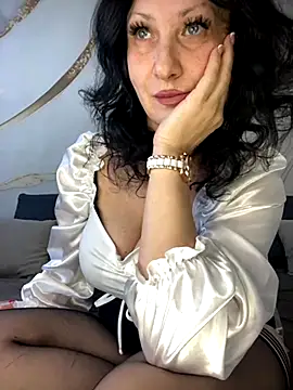 Snapshot of Katie-n chatting on 24, 9, 2025 Katie-n online show from 24, 9, 2025