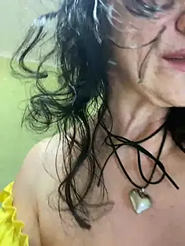 Snapshot of Katie-n chatting on 27, 2, 2025 Katie-n online show from 27, 2, 2025