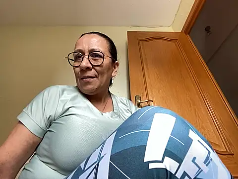 Snapshot of sweeviolet chatting on 21, 2, 2025 sweeviolet online show from 21, 2, 2025