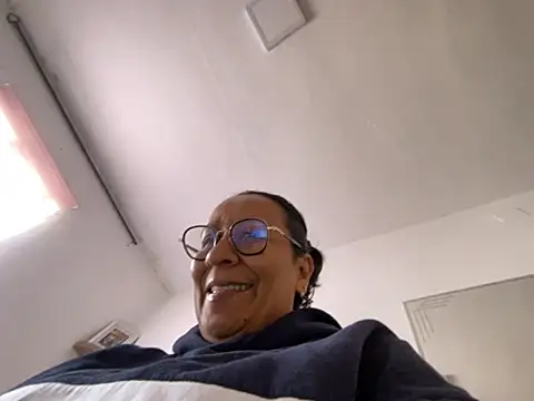 Snapshot of sweeviolet chatting on 24, 9, 2025 sweeviolet online show from 24, 9, 2025