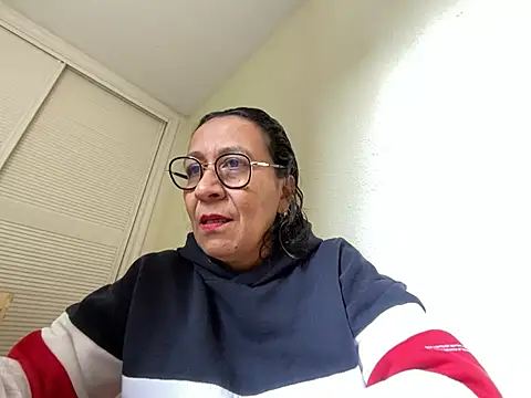 Snapshot of sweeviolet chatting on 13, 3, 2025 sweeviolet online show from 13, 3, 2025