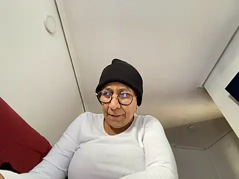 Snapshot of sweeviolet chatting on 20, 12, 2024 sweeviolet online show from 20, 12, 2024