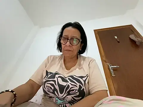 sweeviolet online show from 2, 4, 2026