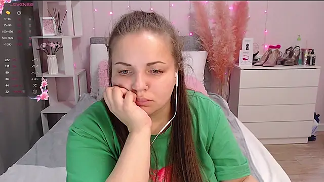 Crazyy girl  online show from 18, 3, 2025