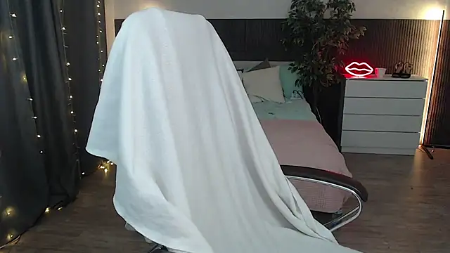Snapshot of Crazyy_girl_ chatting on 8, 7, 2026 Crazyy girl online show from 8, 7, 2026