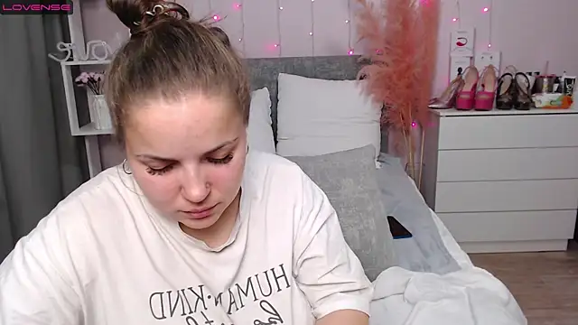 Crazyy girl  online show from 8, 1, 2026