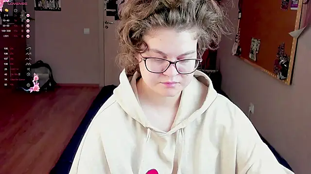 Sashy Way online show from 5, 1, 2025