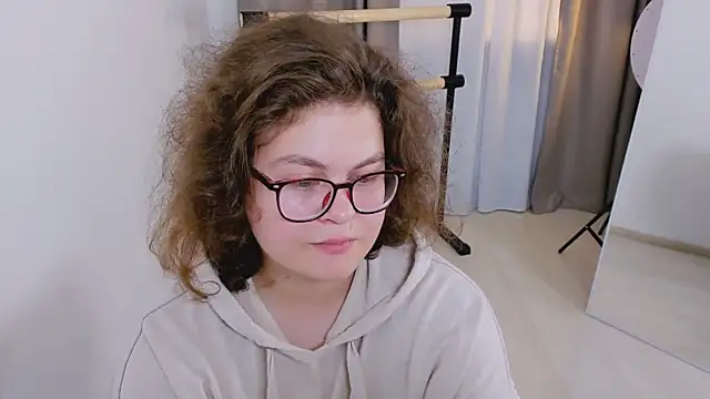 Sashy Way online show from 15, 9, 2025