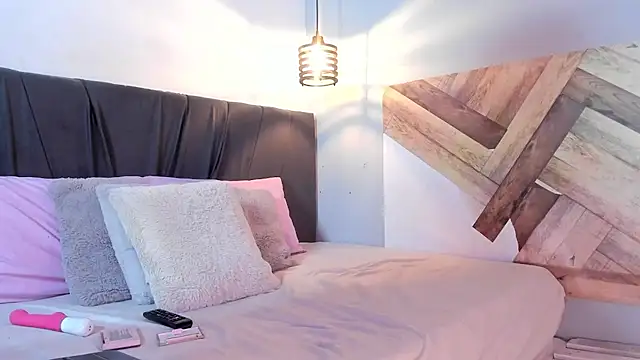 EmmilyBrant online show from 24, 2, 2026