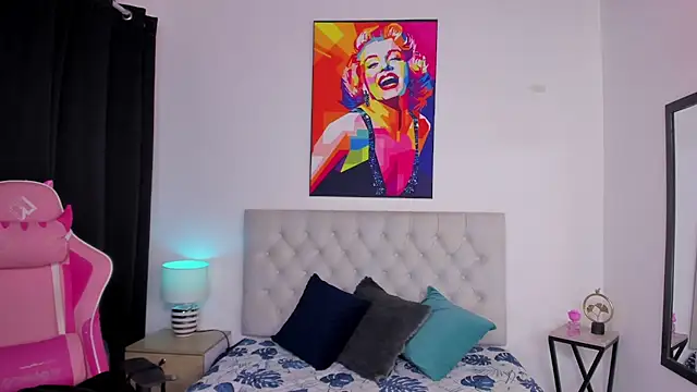 KristalFoxx online show from 25, 11, 2025