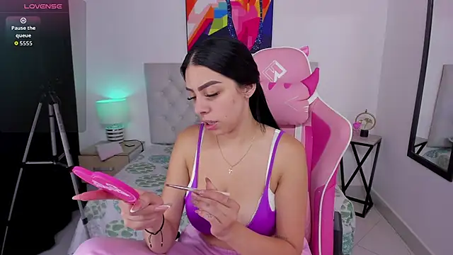 KristalFoxx online show from 9, 11, 2025