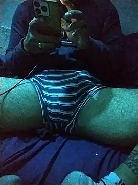 Woofer dick online show from 1, 12, 2025