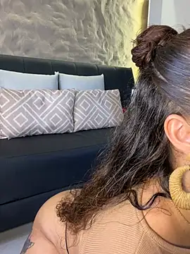 Isa  Blanc online show from 16, 4, 2026