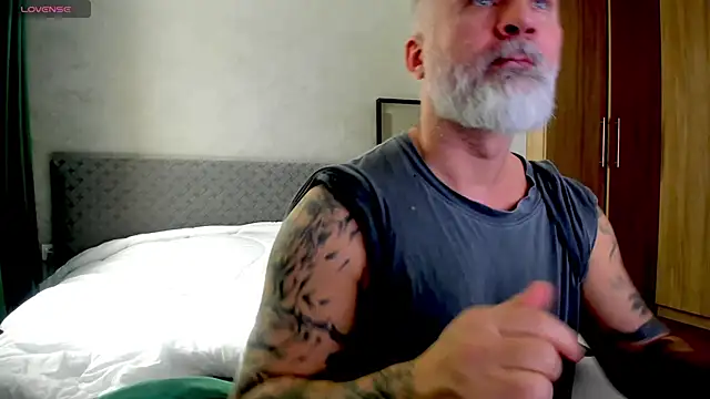 BlowMyXXL online show from 5, 3, 2025