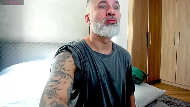 BlowMyXXL online show from 5, 3, 2025