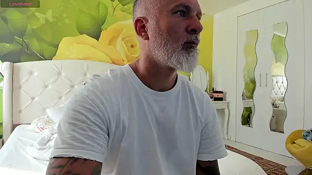 BlowMyXXL online show from 11, 5, 2026