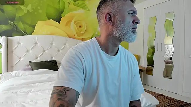 BlowMyXXL online show from 14, 4, 2026