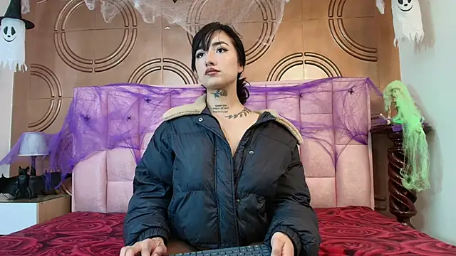 emmily keller19 online show from 21, 10, 2025