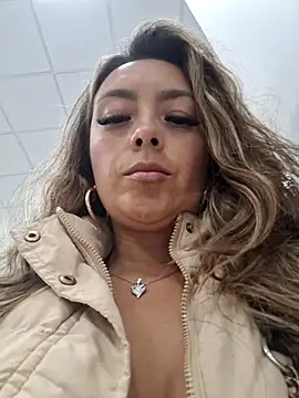 Snapshot of lauramcdowell1 chatting on 7, 3, 2025 lauramcdowell1 online show from 7, 3, 2025