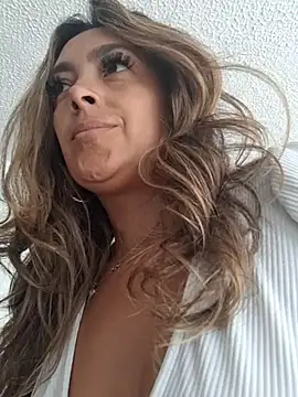 Snapshot of lauramcdowell1 chatting on 9, 3, 2025 lauramcdowell1 online show from 9, 3, 2025