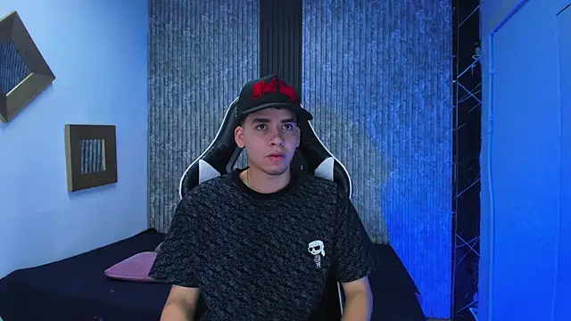 Mike 0233  online show from 21, 12, 2025