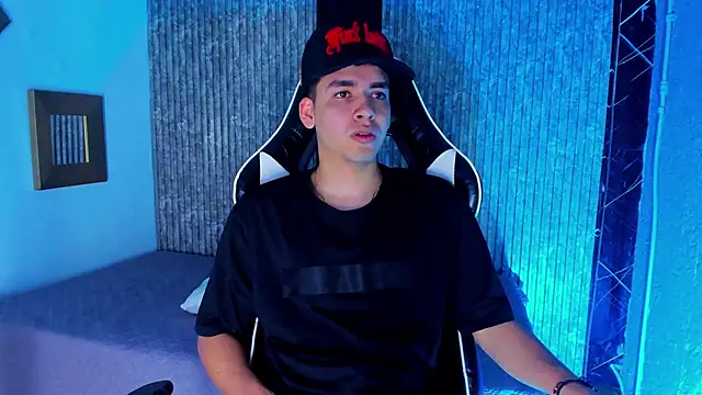 Mike 0233  online show from 14, 12, 2025