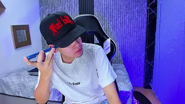 Mike 0233  online show from 19, 12, 2025