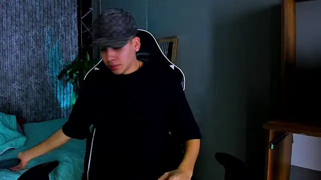 Mike 0233  online show from 23, 3, 2025