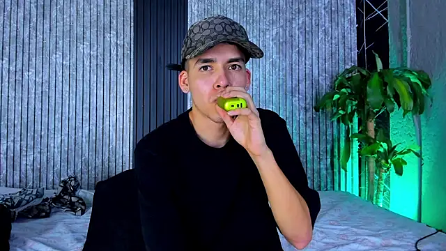 Mike 0233  online show from 18, 3, 2025