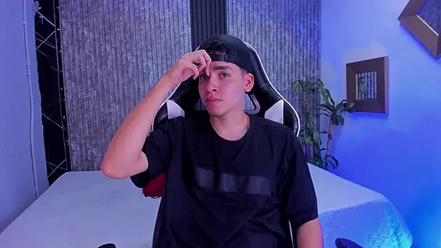 Mike 0233  online show from 15, 10, 2025